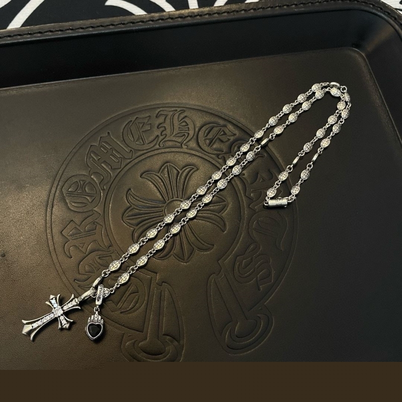 Ch**me He**ts necklaces
